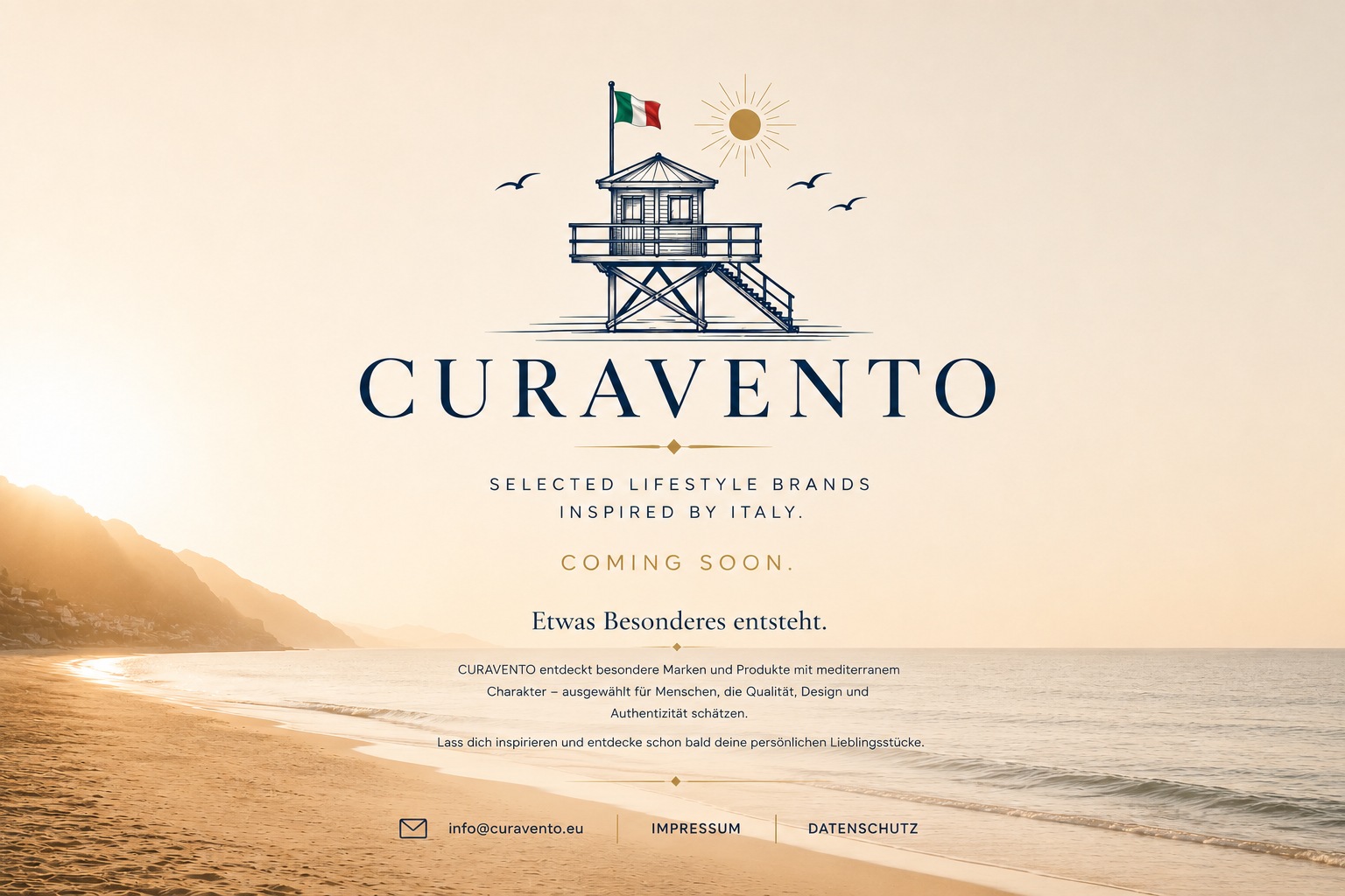 CURAVENTO Coming-Soon-Landingpage mit mediterraner Küstenlandschaft und Rettungsturm.